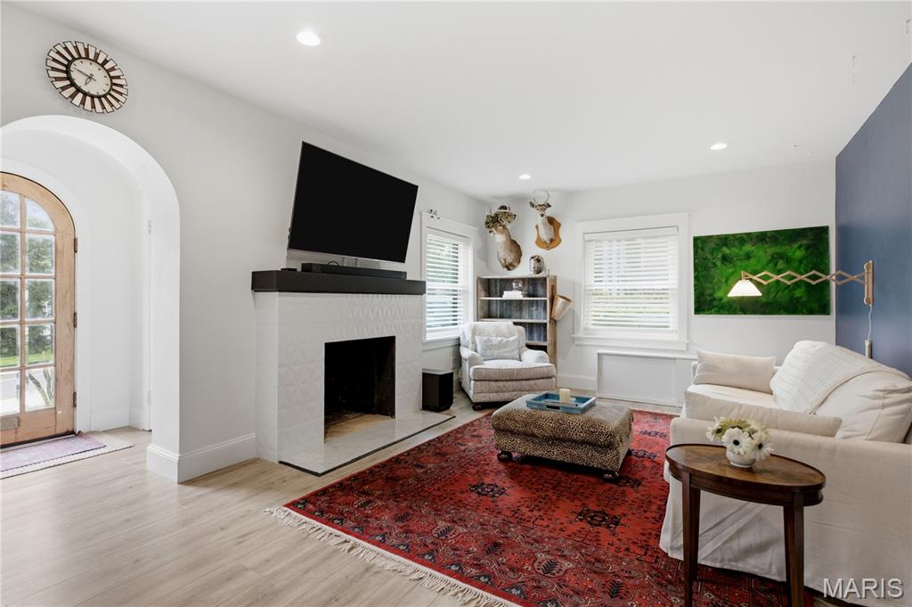 Hollywood Webster - Residential