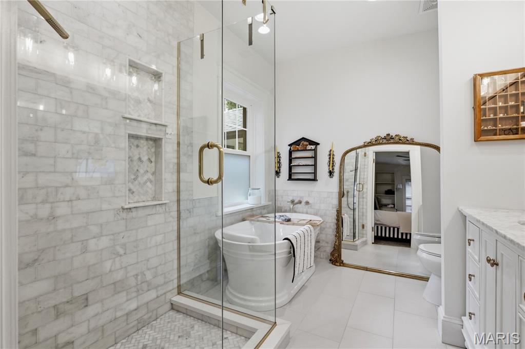 Hollywood Webster - Residential