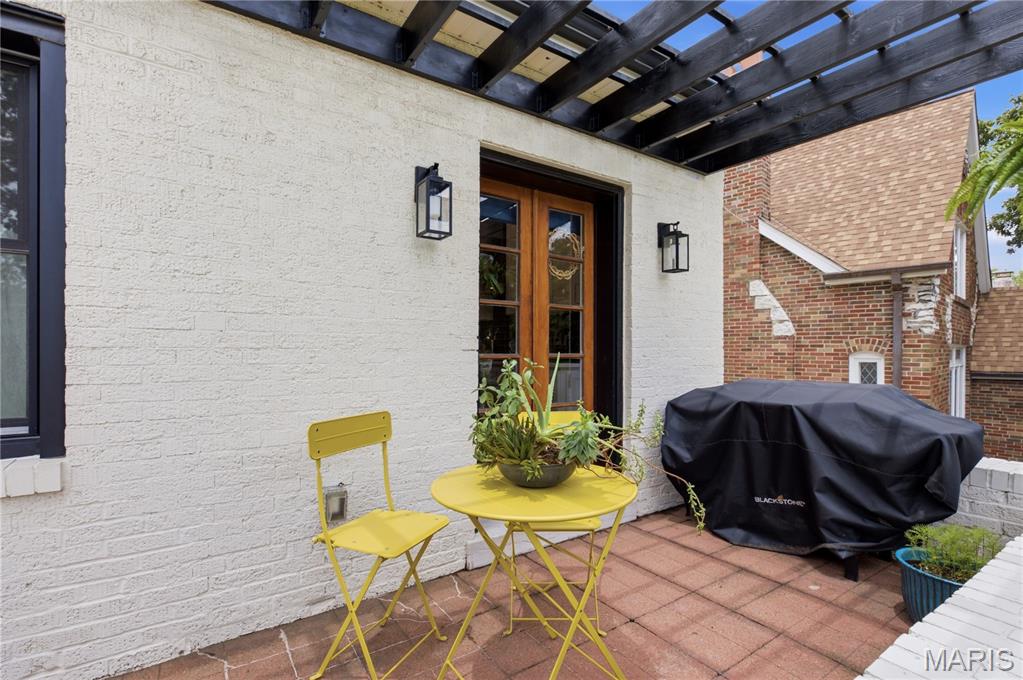 Hollywood Webster - Residential
