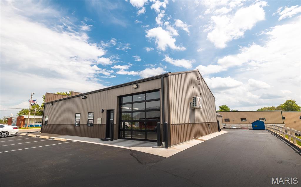 Original Town Of Linn - Commercial Sale