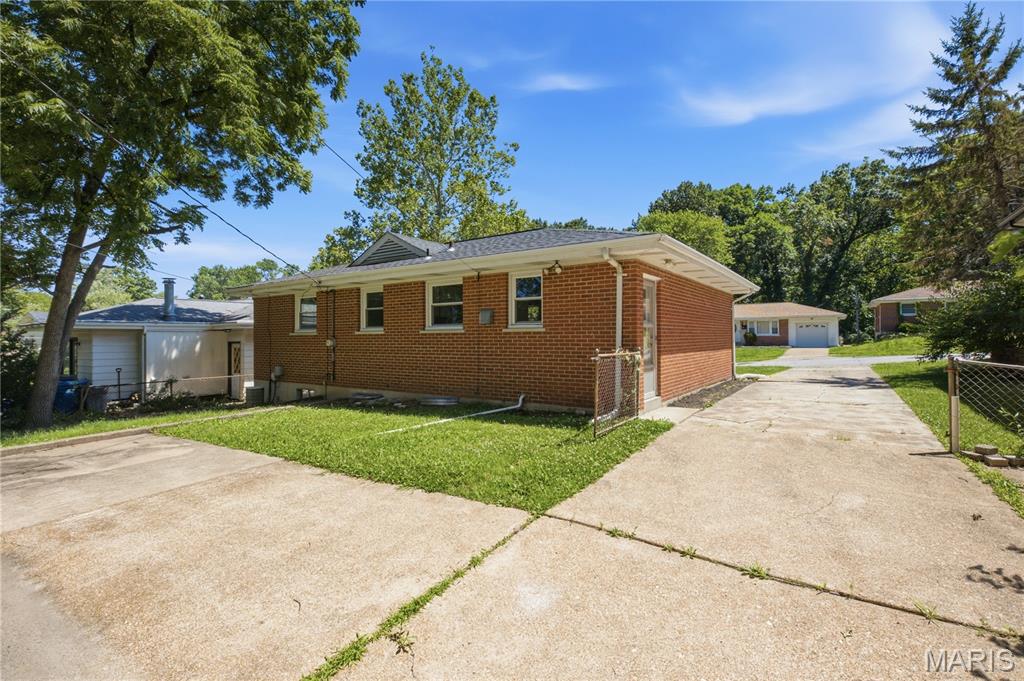 Elmdale Manor One - Residential