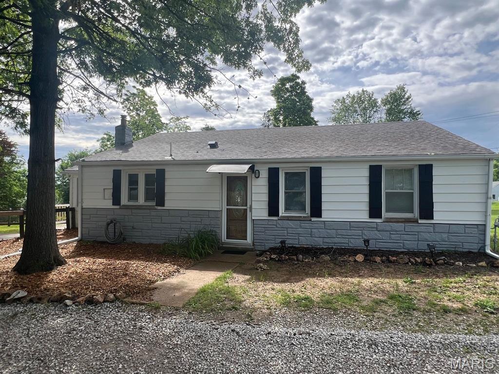 Welcome home to your personal paradise located on a private street in South County! This is a 3 bed 1 bath single family home with many updates. You'll find refinished hardwood floors throughout, an updated kitchen, and plenty of natural light. There is a level, fenced back yard with a nice patio space. Full basement and washer/dryer included. Call today, this won't last long! There is an additional fee of $65 per month for sewer.  Longer leases are welcome! Thank you for your interest in this rental.  We look forward to working with you! Please Note: This rental does NOT include the 3 acres.