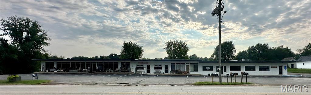 Town/Vienna - Commercial Sale