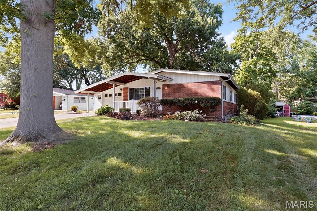 Welcome to this beautiful 3-bedroom, 2.5-bathroom home located in the desirable Paddock Hills neighborhood.

Step inside to find a classic and functional layout highlighted by hardwood flooring throughout the main areas. The home features an inviting open-concept floor plan where the kitchen seamlessly overlooks the main living space, complete with a cozy fireplace as its centerpiece. Cook and entertain with ease in the updated kitchen, which boasts elegant granite countertops and modern stainless steel appliances. The primary suite serves as a peaceful retreat, featuring a large walk-in closet for ample storage. Downstairs, the full, partially finished basement includes an additional bathroom, offering excellent versatile living space. Step outside to enjoy the privacy of your fully fenced-in backyard, and enjoy the convenience of the attached car garage.

Situated in the East area, this property is perfectly positioned for an easy commute. It is conveniently located near shopping, schools, parks, and major commuter routes, offering both comfort and accessibility.

Schedule your private showing today!