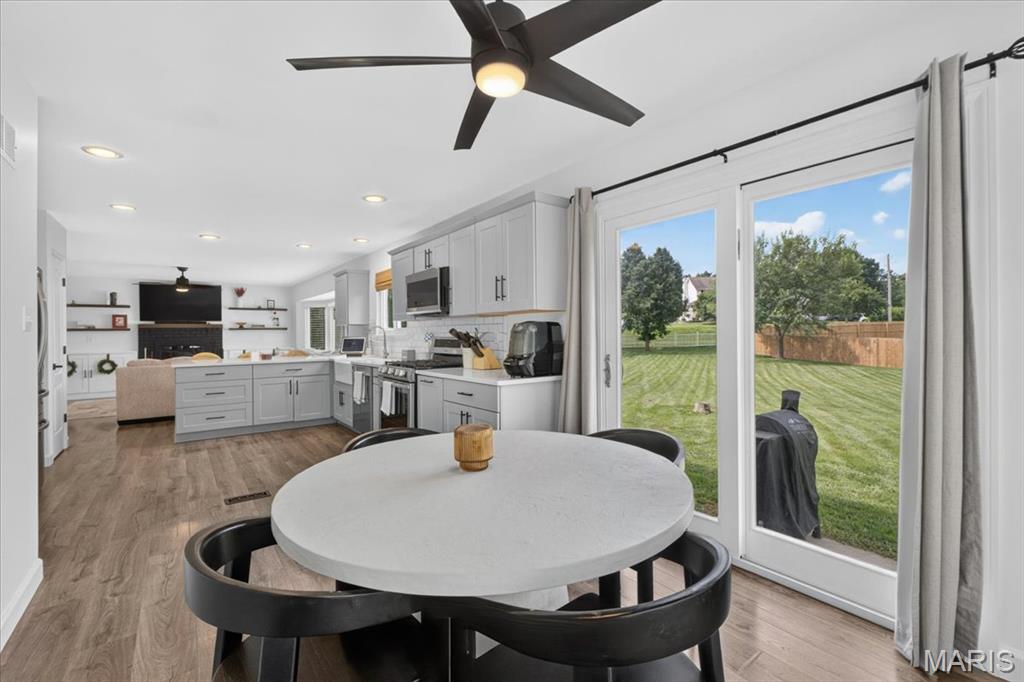 Country Crossing Manor #2 - Residential