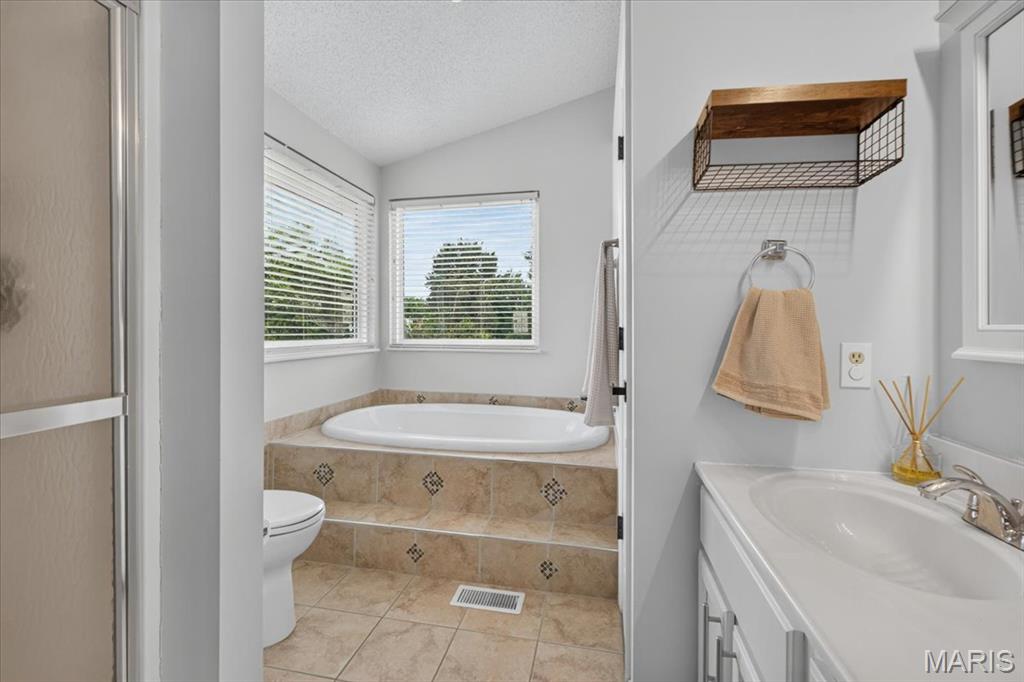 Country Crossing Manor #2 - Residential