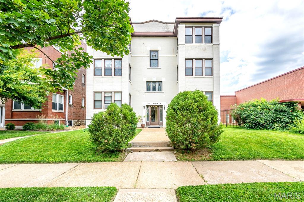 Welcome to 6026 Waterman Blvd #2W. An updated condo in the heart of the Skinker Debaliviere just waiting for a new owner to call it home! Beautiful wood and new woodgrain flooring throughout the unit, neutral countertops with all stainless steel appliances! The eat-in kitchen has plenty of cabinet and counter space. Bright living room with decorative fireplace. Large sunroom, perfect for a home office or exercise room. Full hall bath and two good sized bedrooms.  This move-in-ready condo is close to shopping, restaurants, the Delmar Loop, Downtown St. Louis, & right across the street from the History Museum & Forest Park. Easy access to public transportation, highways 40, 70, & 170. Don't wait! Schedule a showing today! Location: Upper Level