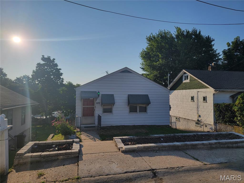 Available July 2026


rent 1400
deposit 1400
pet deposit 250 with restrictions
rent includes sewer and trash
Tenant pays water, electric, gas. and cuts lawn
816 square foot 2 bed 1 bath 1 story home with off street parking, full unfinished basement that has laundry hook ups and nice fenced backyard.
Updated home with hardwood floors, new kitchen and bath.  updated exterior and HVAC.  
We do not accept housing vouchers on this property and FREE application must be completed by all proposed occupants over the age of 17 prior to any showings.