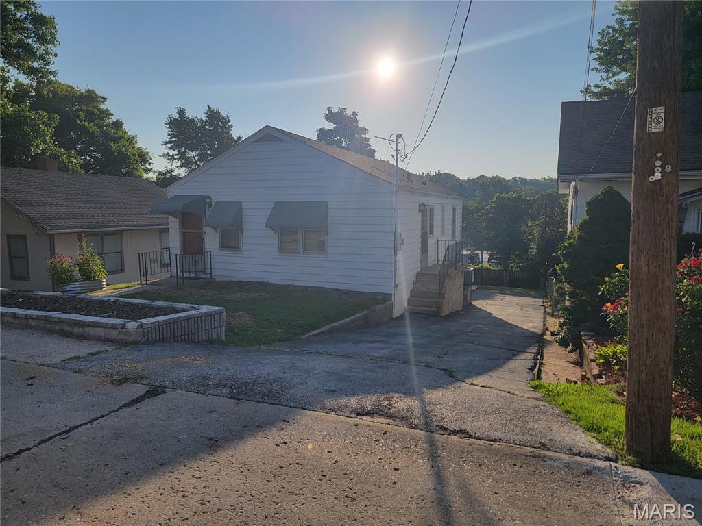 Florissant Road Terrace - Residential Lease