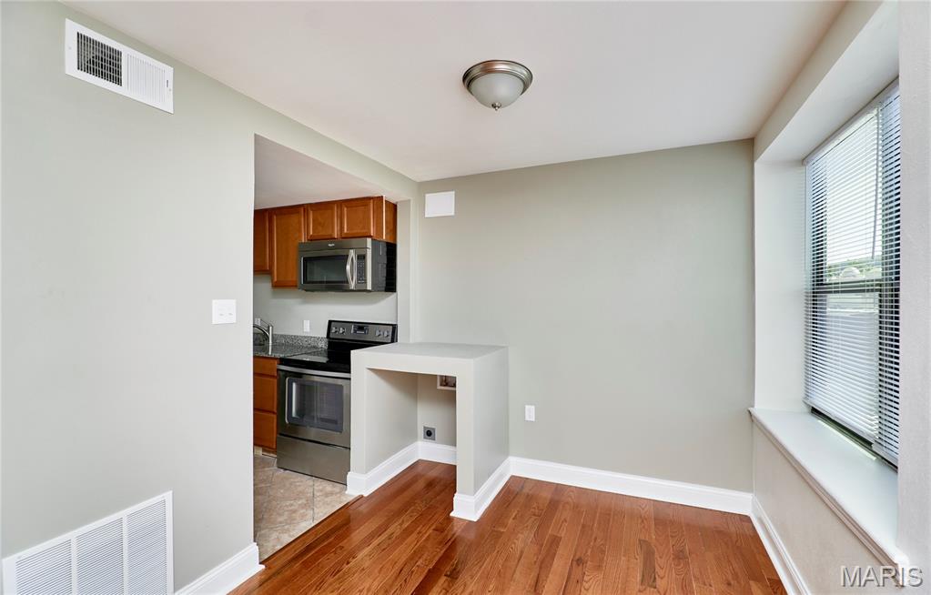 Traymoor 03 Condo - Residential Lease