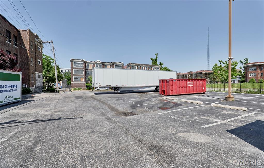Traymoor 03 Condo - Residential Lease