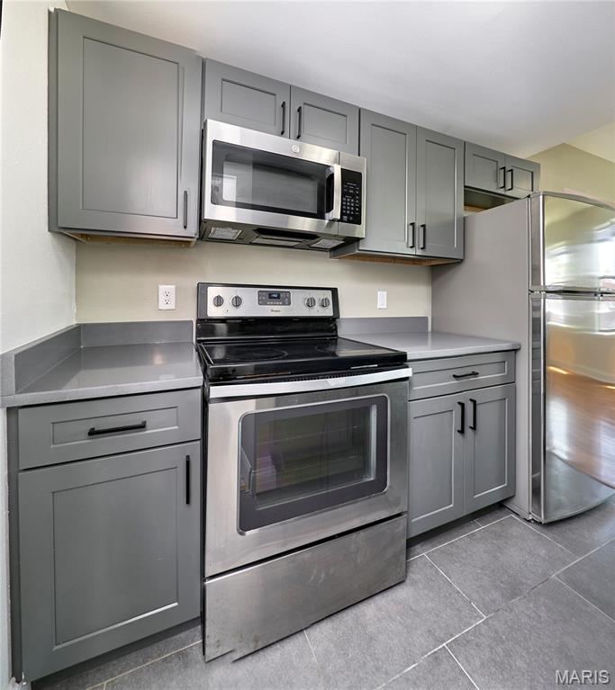Traymoor 03 Condo - Residential Lease