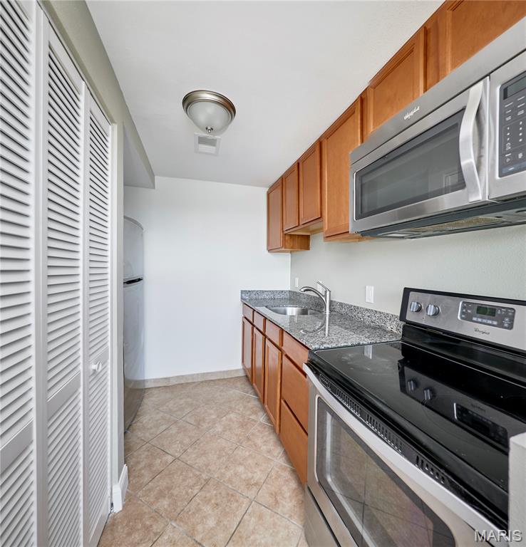 Traymoor 03 Condo - Residential Lease
