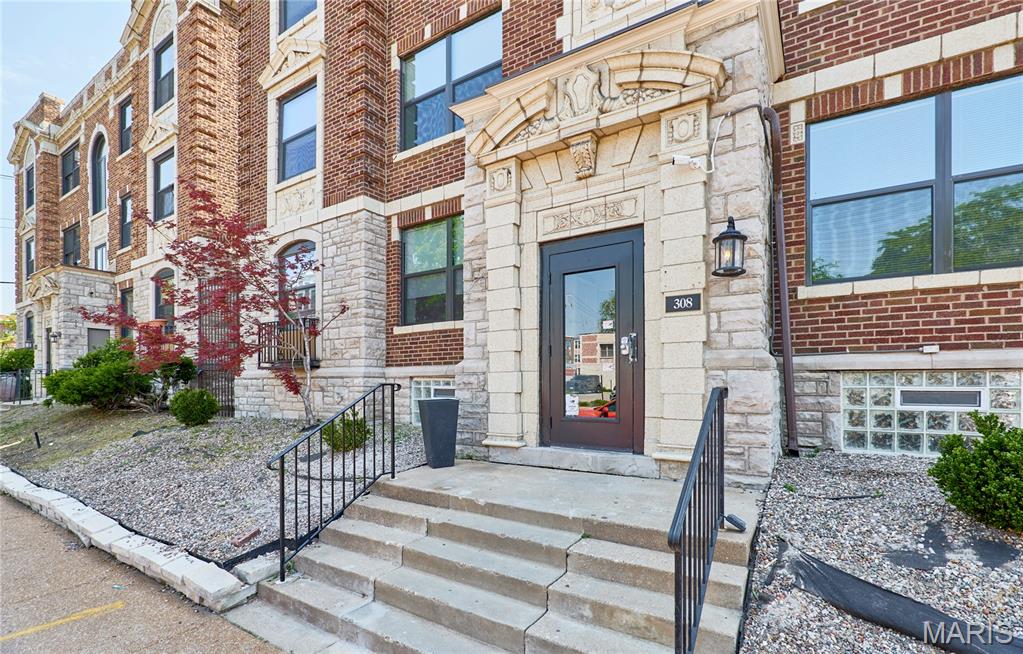 Traymoor 03 Condo - Residential Lease