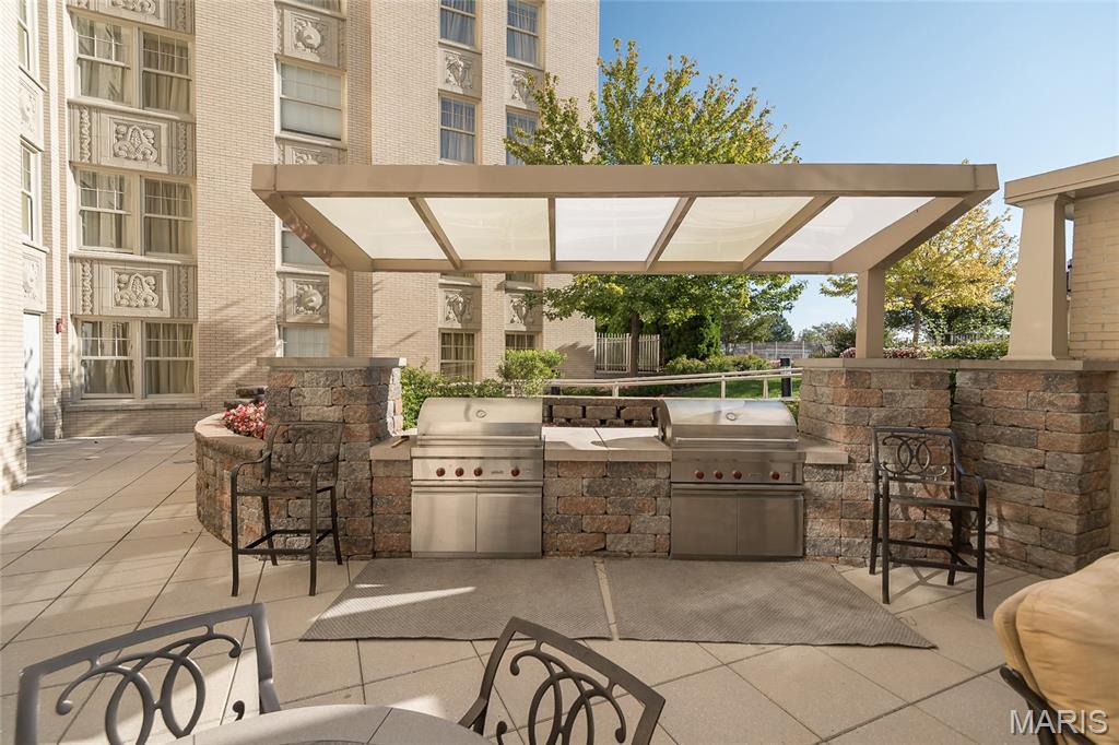 Park Plaza Residential Condo - Residential