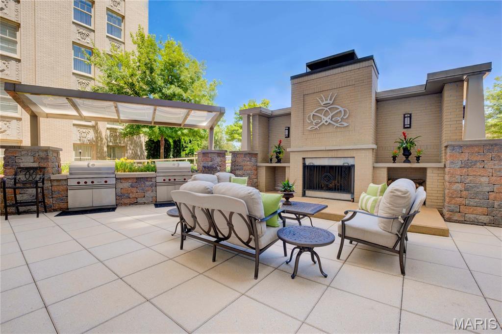 Park Plaza Residential Condo - Residential