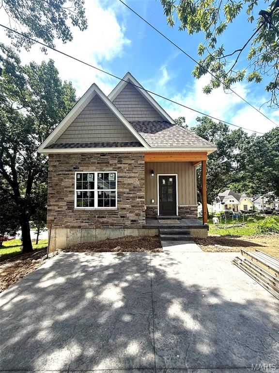 Welcome to this beautiful new construction single-family home in the heart of DeSoto! Offering 3 bedrooms, 2 full bathrooms, and 1,100 square feet of thoughtfully designed living space, this home blends modern comfort with small-town charm.
Step inside to an inviting open layout, perfect for both everyday living and entertaining. The brand-new construction ensures peace of mind with updated systems, finishes, and energy efficiency throughout.
The walk-out basement provides incredible potential—ready for your personal touch with the option to add a third full bathroom and expand your living space.
Enjoy the convenience of being just steps away from Main Street, where you can walk to local restaurants, shops, and the farmers’ market, making it easy to experience everything DeSoto has to offer.
Whether you're a first-time buyer or looking to downsize without sacrificing quality, this home is a must-see!