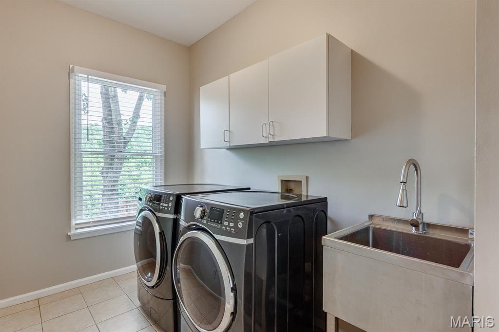 Turnberry Place - Residential