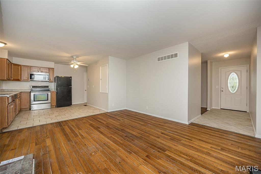 Mayer Wedgwood Green Pheasant Run - Residential