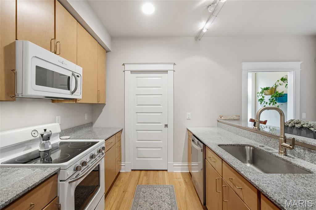 UIC McRee 5 - Residential