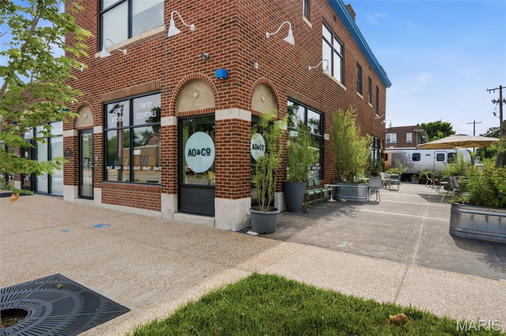 UIC McRee 5 - Residential