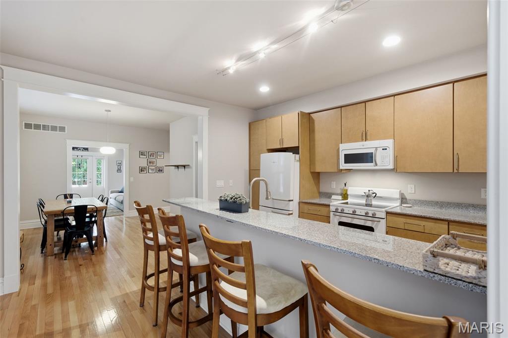 UIC McRee 5 - Residential
