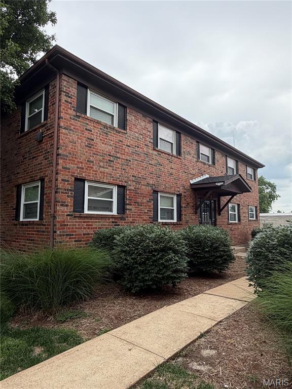 Great Location in Affton! 2 bed, 1 full bath unit is available for lease. Clean updated unit is ready to move in. Private laundry hookups in basement, secure building, close to transportation, shopping and schools . Walk to Tower Tee Golf! Parks nearby. Large Living room, plank flooring, 1st floor unit. Pet negotiable.