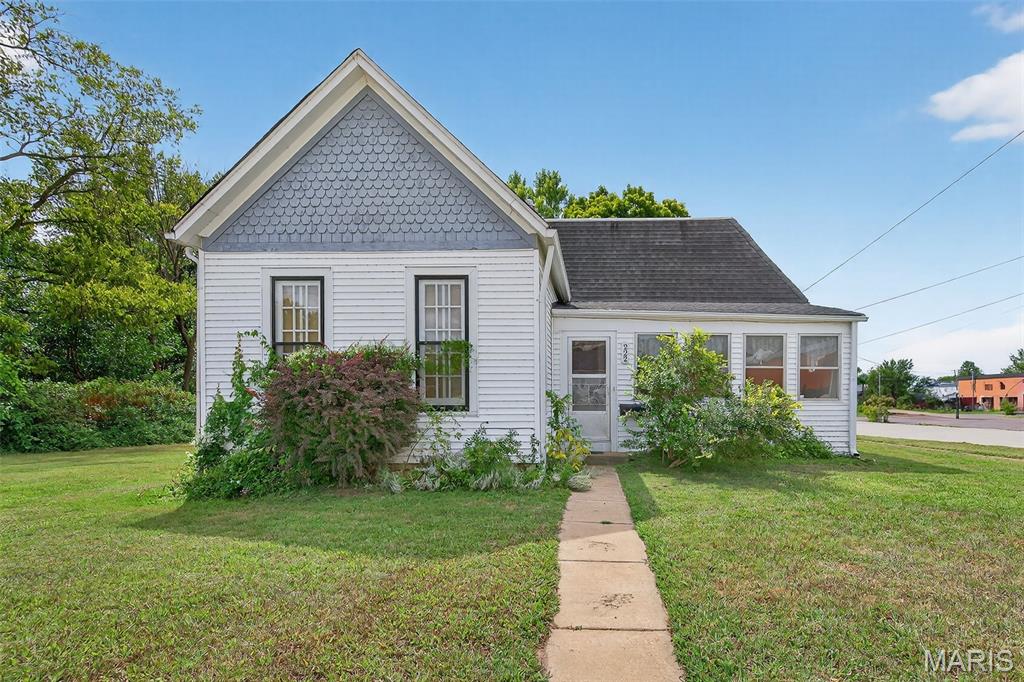 This is a rare opportunity to own a versatile property located in the heart of the vibrant
downtown area of the City of Pacific, Missouri. This property offers a wide array of
commercial and/or mixed use potential, ideal for entrepreneurs, investors, or anyone
looking to live and work in one space. This listing also includes the adjacent,
unimproved lot to the east, identified as tax ID #: 19-1-12.0-4-003-066.000, with a
combined 0.43 acres and 100’+ of frontage along W St. Louis Street. Whether you are
an investor, developer, or business owner looking to establish a presence in the growing
Pacific market, this property offers incredible value and the flexibility to suit a wide range
of uses under the Cities “C-1” Downtown Commercial zoning regulations. Call today for
more details and to explore how this property can meet your needs!
