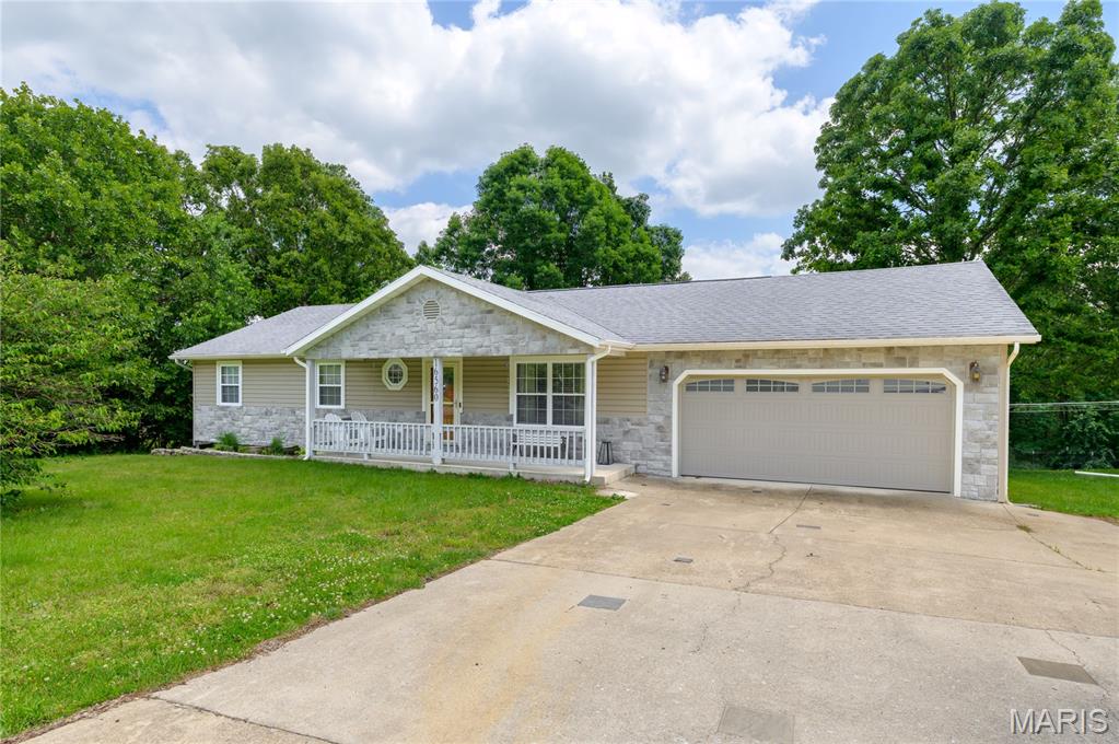 This well-maintained home sits on a beautiful 1-acre lot just minutes from Fort Leonard Wood’s main gate and is located in the Waynesville School District. The main level features hardwood flooring and ceramic tile throughout, offering both style and durability.
Upstairs, you’ll find 3 bedrooms and 2 full bathrooms. The lower level includes an additional bedroom, a very large bonus room perfect for a bedroom, office, or flex space, plus a full bathroom. For added convenience, laundry rooms are located on both the main and lower levels.
Step outside to enjoy the large back deck overlooking the expansive yard, along with a nice-sized storage shed for extra space.
With its spacious layout, large yard, and prime location near Fort Leonard Wood, this home won’t last long. Schedule your showing today!