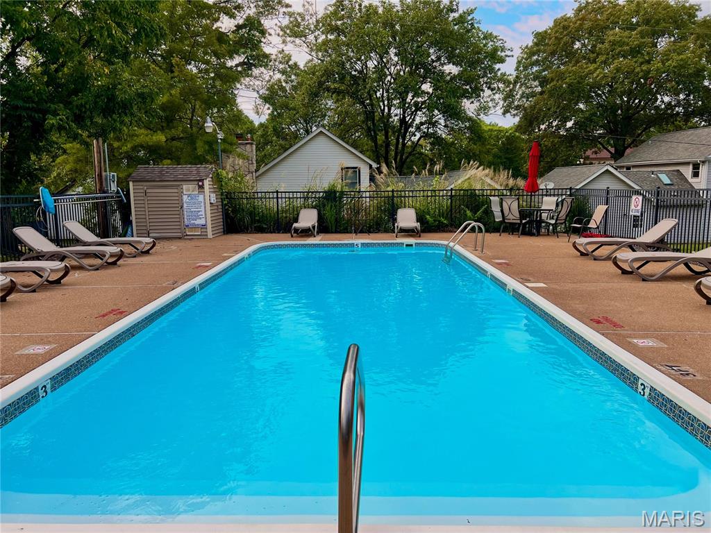 Clarkson Grove Condo Ninth - Residential