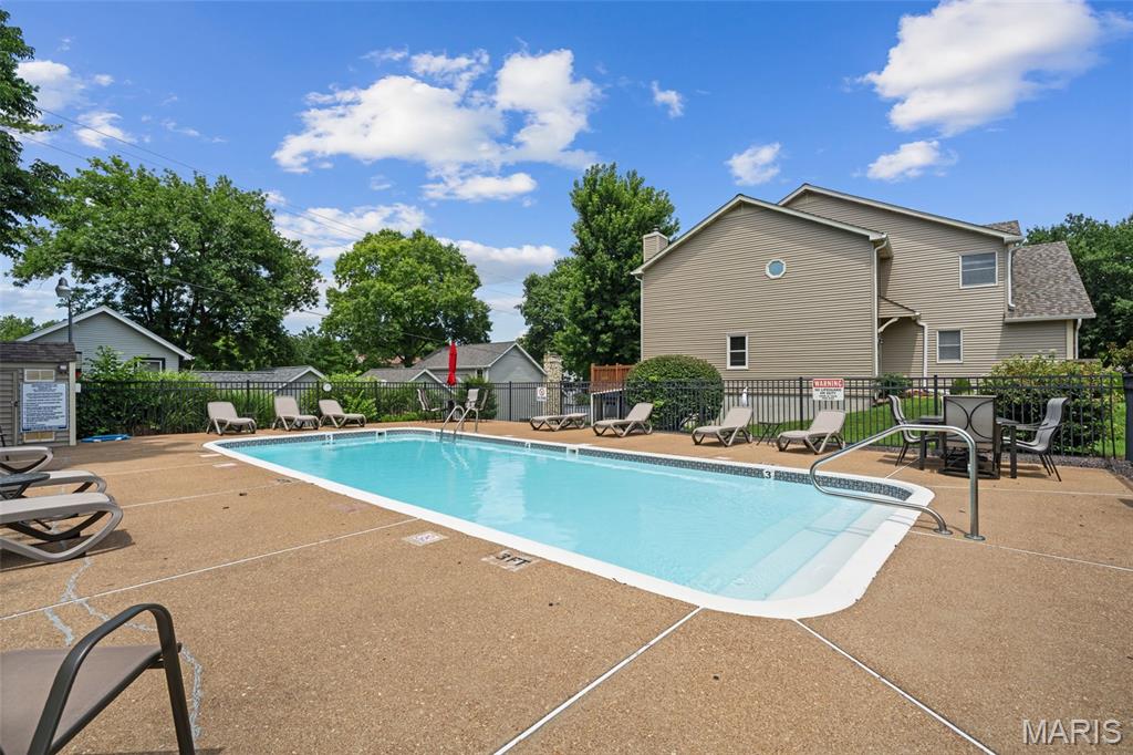 Clarkson Grove Condo Ninth - Residential