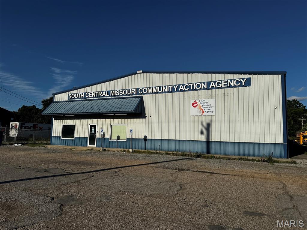 none - Commercial Lease