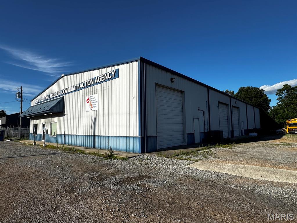 none - Commercial Lease