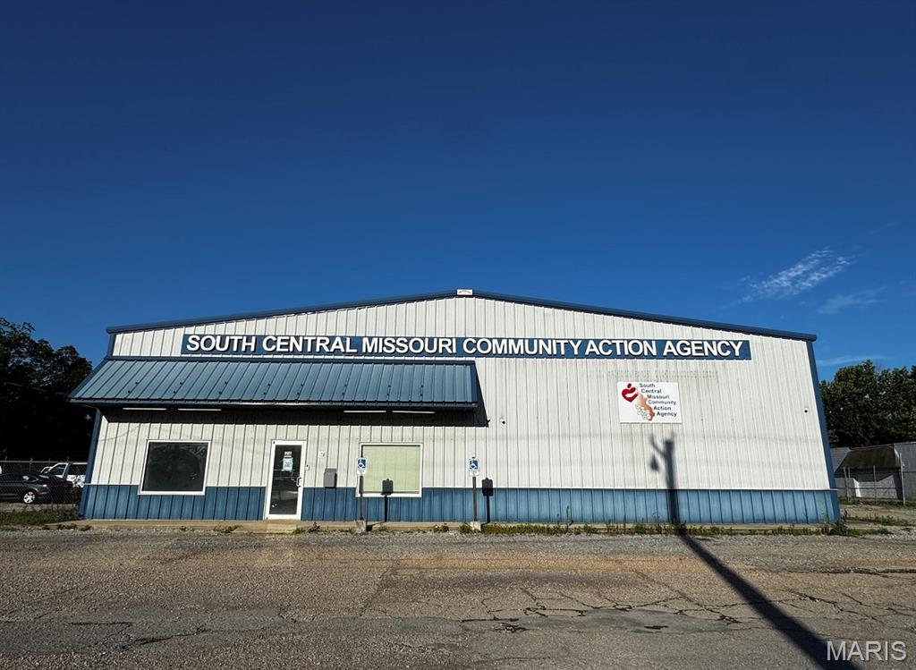 none - Commercial Lease