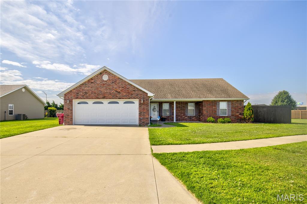 Great home, in a great neighborhood, seeking new owners!!!  Home is located in very desirable part of Sikeston sitting at the end of a quiet cul de sac.  This beautiful ranch style home bodes an open concept main floor plan with a split bedroom plan.  This is perfect for entertaining and privacy!  The main living area is spacious, with the option for more formal dining area and bar seating as well.  Plenty of counter space with the island and also cabinet space if you love to cook!  All the bedrooms are spacious with large closets!  And the primary closet and bathroom room are just icing on the cake!!  This is also an extremely large lot at almost half an acre and fully fenced!!! Call today to schedule a showing before this one is gone!
