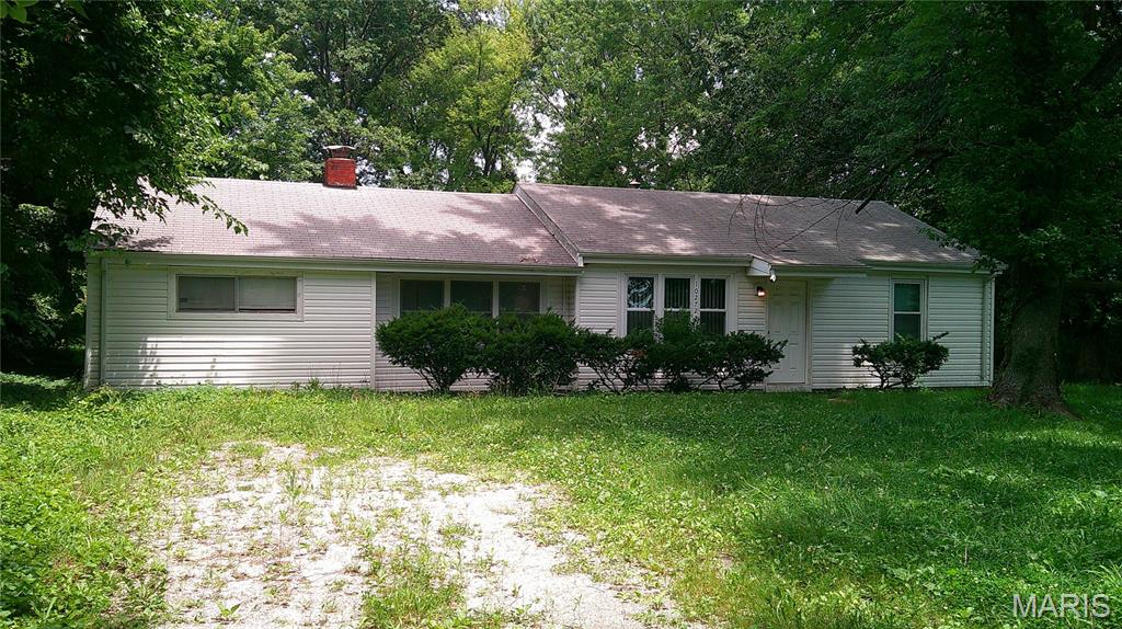 OUTSTANDING OPPORTUNITY!!! This Dellwood ranch is sure please!  GREAT lot over half an acre!  Newer vinyl siding!  Updated kitchen, lectric panel and more! Schedule a showing today! Property is to be sold in its current as-is condition with no warranties or representations by the Seller. Seller will not make repairs nor provide any inspections. Seller's addendum is required after terms of sale are agreed upon. Special Sale Contract (Form #2043) required. Proof of funds or pre-approval letter required with offer.