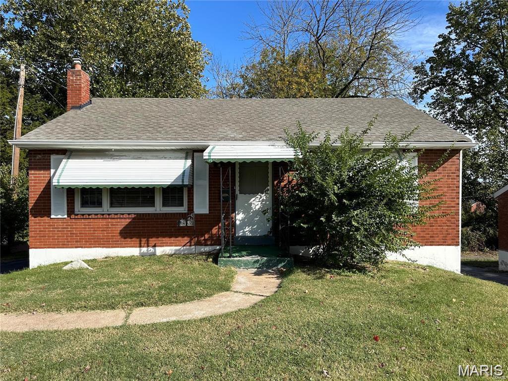 Welcome home to this beautifully updated 2 bedroom, 1 bath all brick Bungalow nestled on a quiet street in Bellefountaine Neighbors. It offers classic charm with modern updates, this home is move-in ready and provides a comfortable place to call home.
Step inside to find new luxury vinyl plank flooring, creating a clean, contemporary feel that's both stylish and easy to maintain. The kitchen offers a large refrigerator, granite countertops, and a separate dining area.
Outside, you'll appreciate the new roof, off street parking, and a private backyard whoch is ideal for relaxing, entertaining, or enjoying your own outdoor space. Located in a peaceful neighborhood with convenient access to shopping, dining, parks, schools, public transportation, and major highways, this home combines comfort with convenience. 
Rent: $1,170/month plus security Deposit
Rental Requirements: $50 Application Fee for Adults (18+) who will be occupants. FULL-TIME STUDENTS living with their parents are not required to fill out an application unless their income or credit is to be considered as part of the application. Rental Qualifications: Credit Score: 620+ First month's rent and deposit (2x rent to move in) 580-620 First month's rent and double deposit (3x rent to move in) 550-580 First month's rent, last month's rent, and double deposit (4x rent to move in) Below 550 may be possible to work something out, but you will be required to come up with additional months rent. *Bankruptcies, foreclosures, short sales, etc. may require additional months rent. *No Criminal Record *Previous rental history must be clean *3x the rent for income.