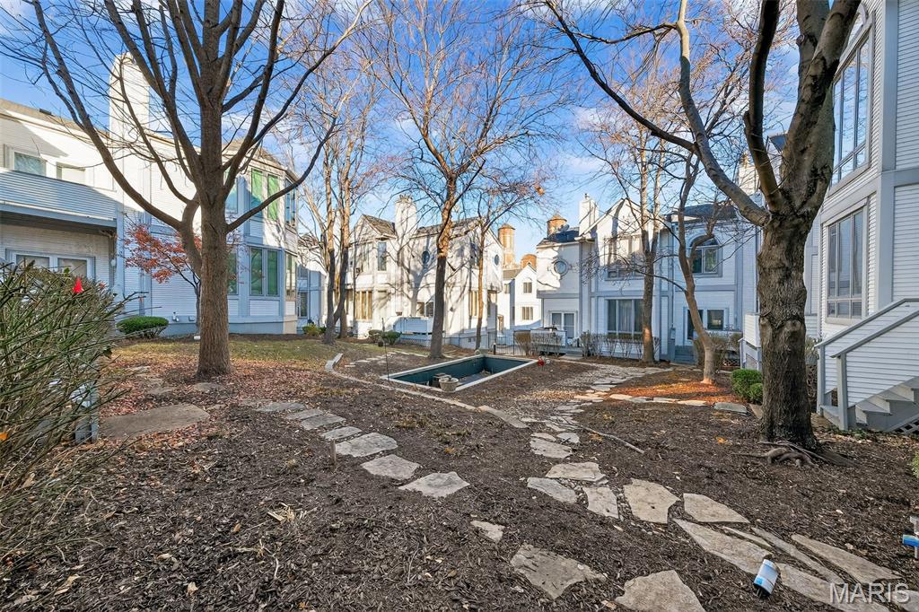 COLUMBUS SQUARE - Residential