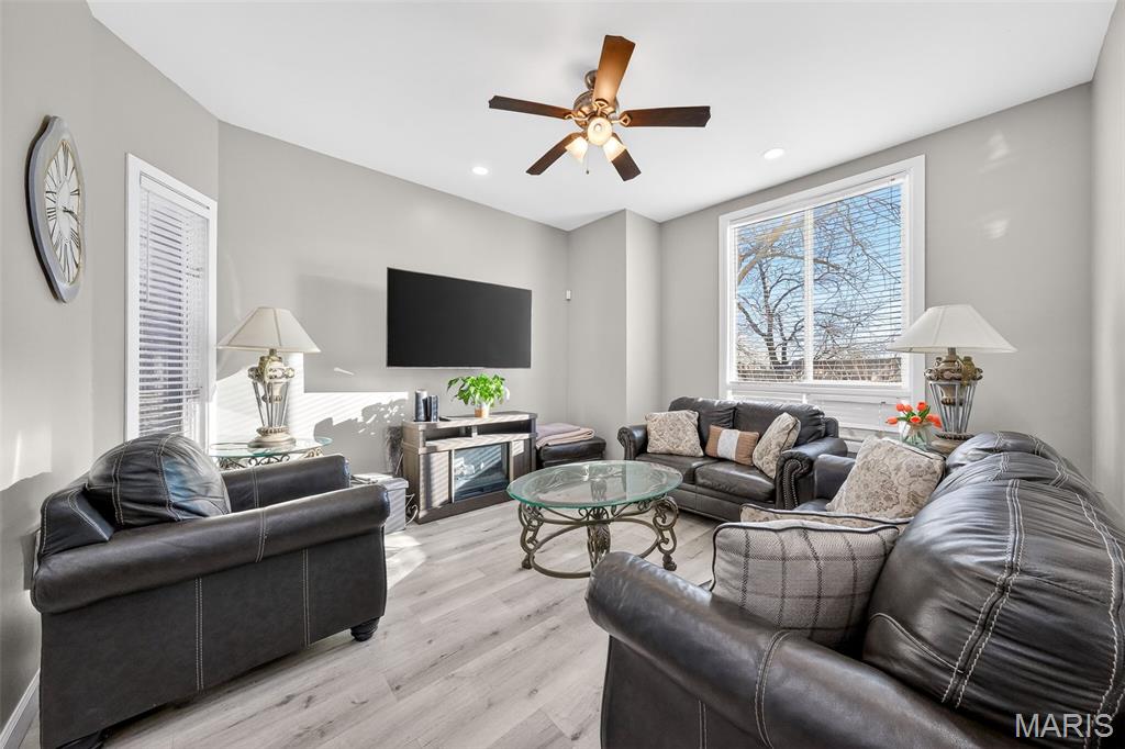 COLUMBUS SQUARE - Residential