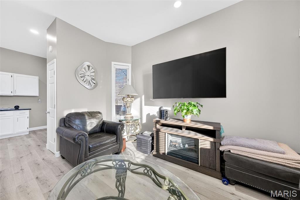 COLUMBUS SQUARE - Residential