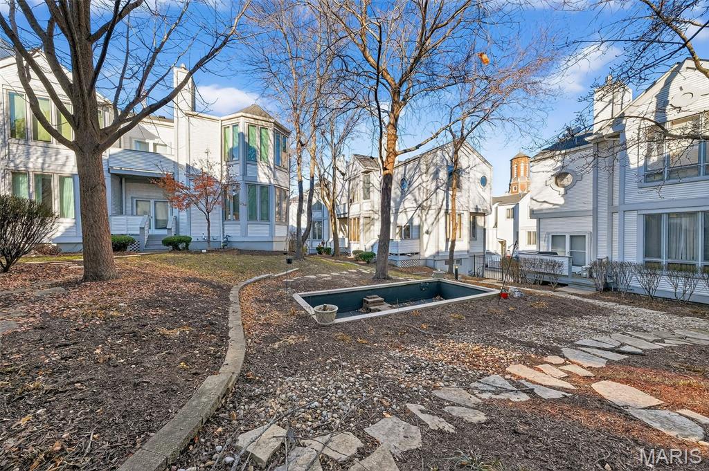 COLUMBUS SQUARE - Residential