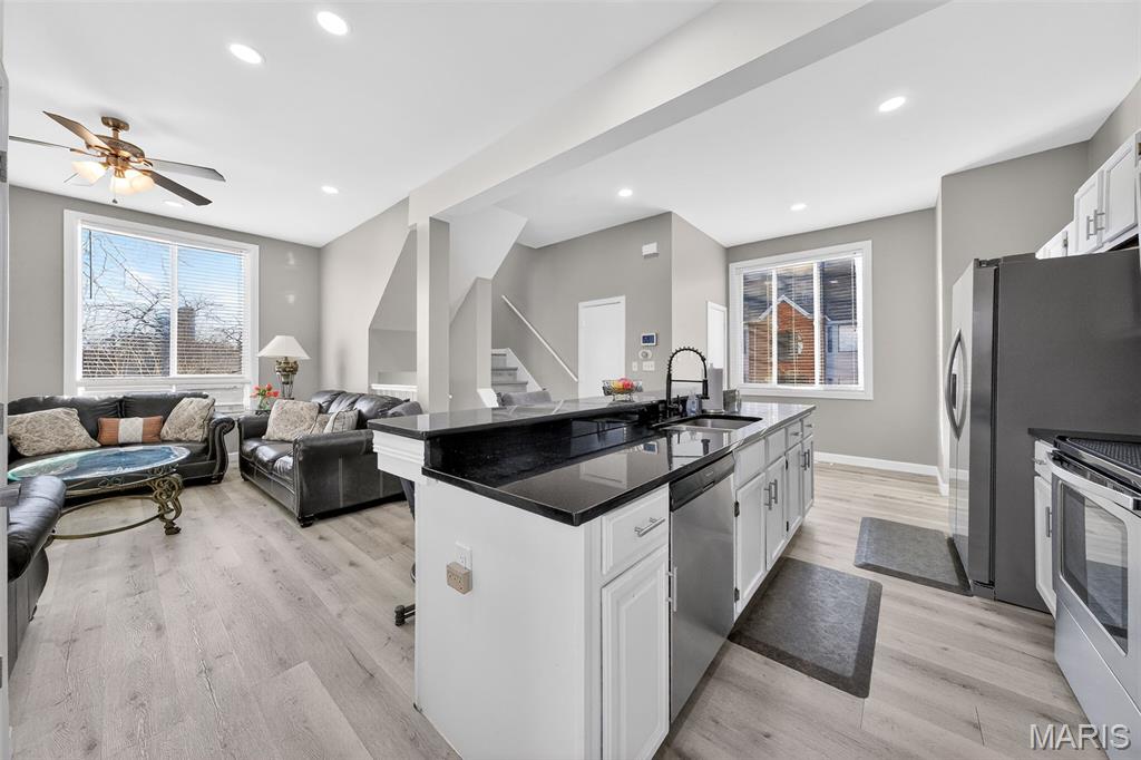 COLUMBUS SQUARE - Residential