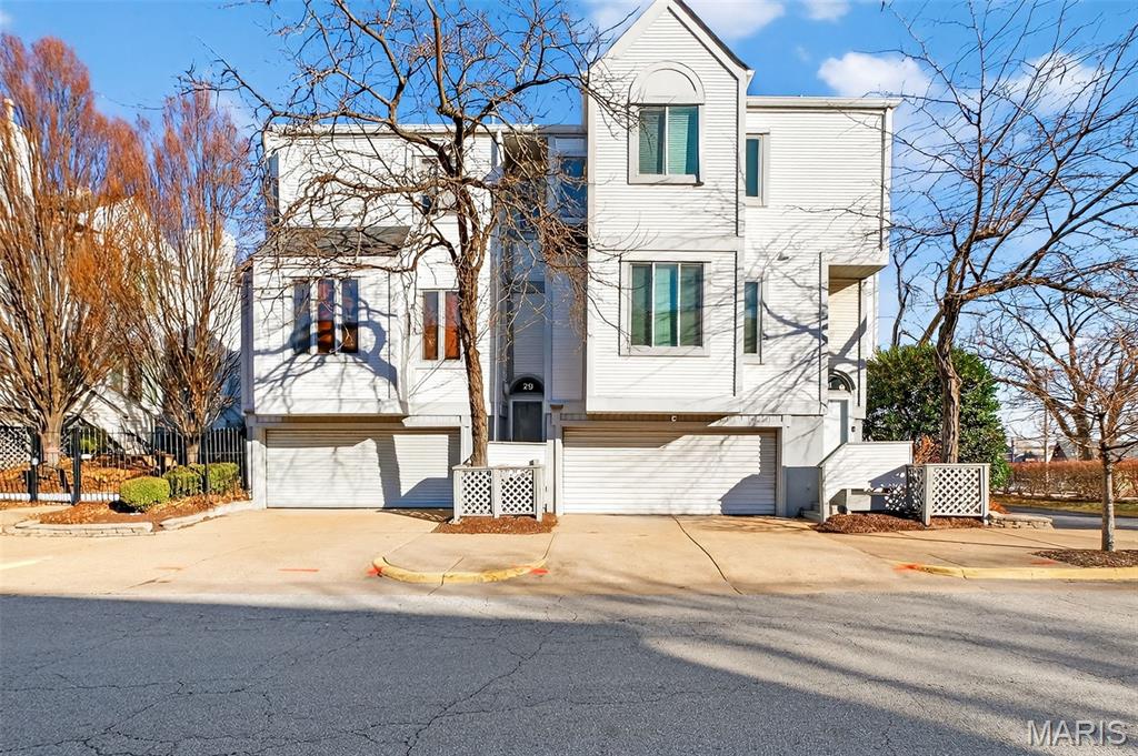 COLUMBUS SQUARE - Residential