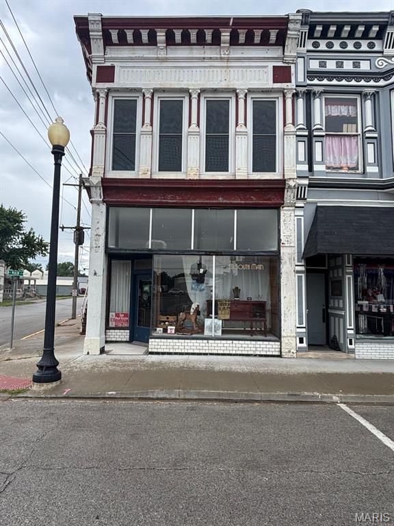 Main Street Monroe City, Missouri offers a unique opportunity for any budding entrepreneur. The Facade-esque Italianate Style, a distinctive architectural style of the 1900th Century. This location awaits you at the Corner of South Main & West Summer Street in the community known as the Gateway to Mark Twain Lake.  The Corbels and Cornices enhance the exterior statement made by this opportune building.  From the charm of the revitalizing business district to the distinction of the building structure, you will want this 1500+ square foot building to be the location of your next business venture. Two levels, one finished, ready to move in on the main level, the second awaits your dreams of a second-story lifestyle.  Come visit and create your plan.
Monroe City is a tourism area known for its close proximity to Clarence Cannon Dam and Mark Twain Lake as well as a thriving business district. Come join the adventure of Main Street, Monroe City, MO - Dream it! See it! Own it! Location: Downtown, High Traffic