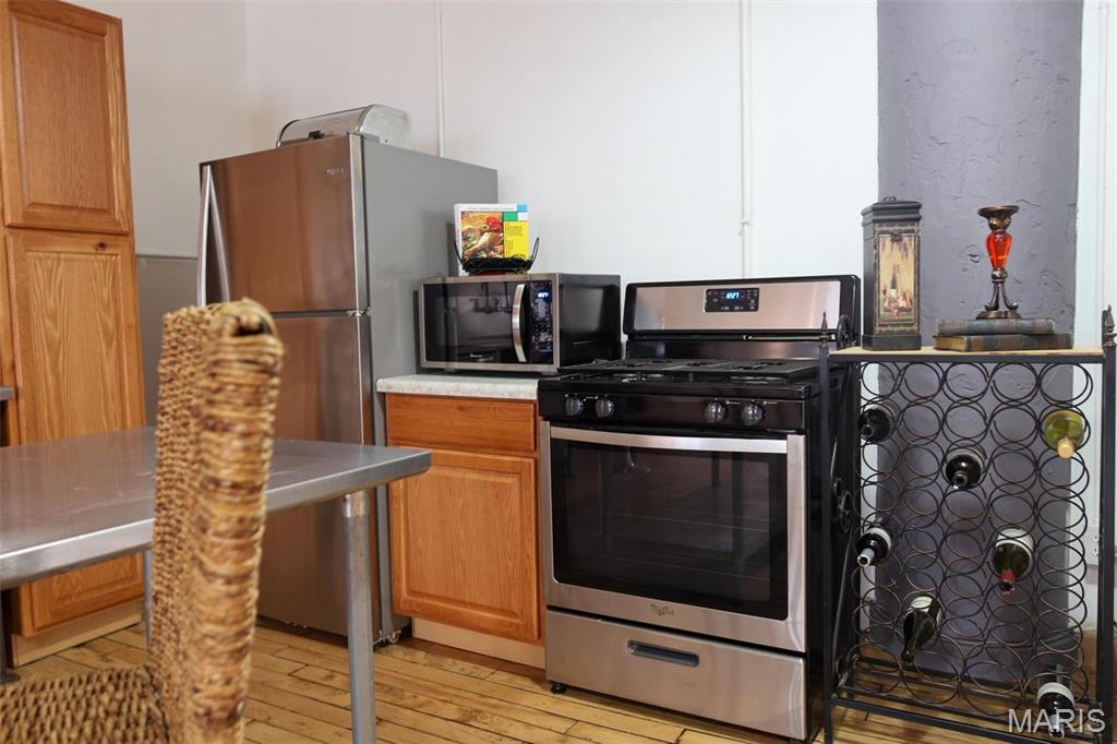 King Bee Lofts - Residential Lease