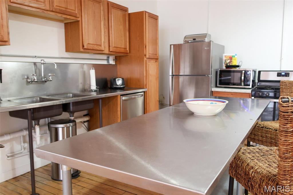 King Bee Lofts - Residential Lease