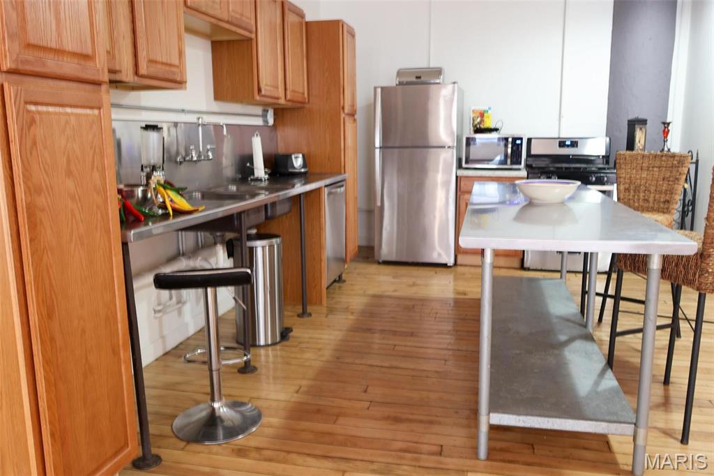 King Bee Lofts - Residential Lease