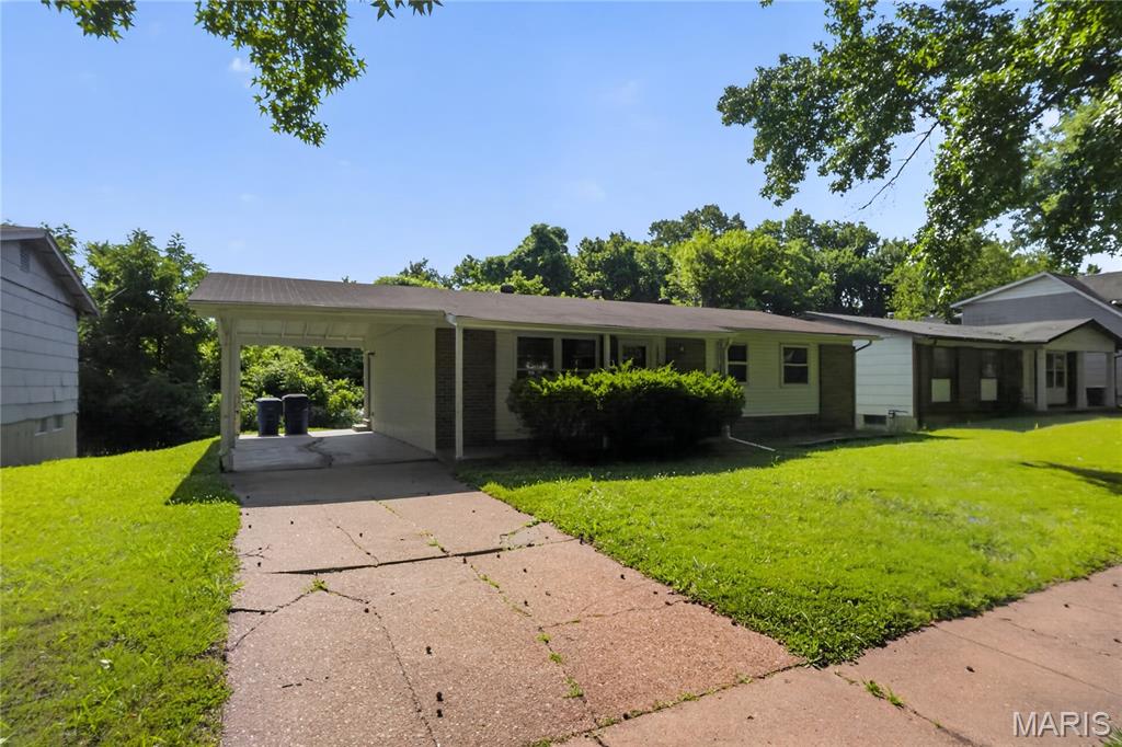 Welcome to 11926 Rio Grande Dr, a residential property located in the St. Louis area offering a practical layout and a comfortable living environment. This home presents an opportunity to enjoy everyday convenience in a well-established neighborhood with access to nearby amenities, schools, parks, and major roadways.

Inside, the property features a functional floor plan designed to support a variety of living arrangements. The interior spaces provide flexibility for personal customization, allowing future owners to tailor the home to their individual style and needs. Natural light, livable room proportions, and a straightforward flow between living areas contribute to an inviting atmosphere.

The kitchen and common areas are positioned to support both daily routines and casual gatherings. Bedrooms offer private retreat spaces, while additional rooms may serve multiple purposes such as a home office, guest space, or hobby area depending on preference.

Exterior features complement the home with yard space suitable for outdoor enjoyment, gardening, or relaxation. The lot provides room for outdoor activities and potential enhancements. Off-street parking and driveway access add convenience for residents and visitors alike.

Situated in North St. Louis County, the location offers proximity to shopping centers, dining options, public transportation routes, and highway access, making commuting and daily errands manageable. This property is ideal for those seeking a home with potential in a connected and accessible area.