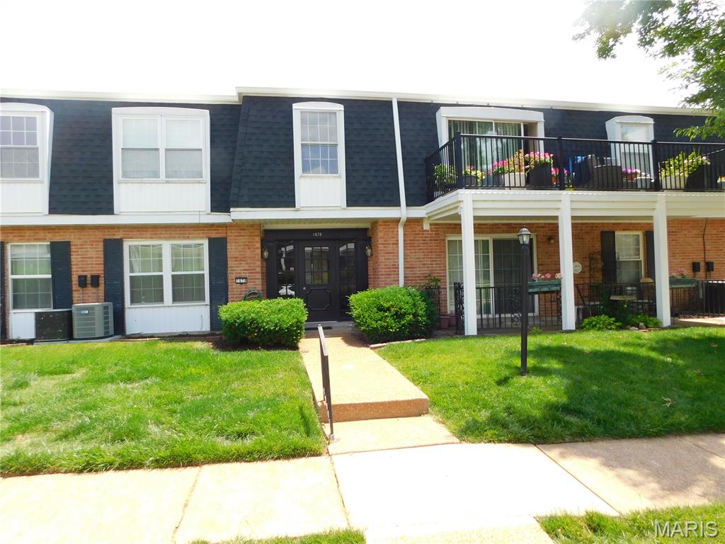 Open house July 5th from 1:00 to 3:00 PM!
Come tour this inviting condo featured in an open concept living room, dining room, and kitchen that's perfect for everyday living and entertaining
highlights include:
two spacious bedroom, updated bathroom, new patio with composite flooring and maintenance free vinyl railing, central air conditioning and updated electric panel box.
I hope to see you on Sunday July 5th from 1:00 to 3:00 PM you can't make the open house call me directly to schedule a private showing at 314 560-6026.
Your finishing touches makes this place your style, your way!