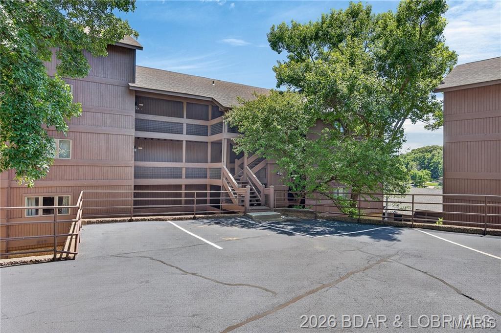 Searching for a condo for yourself or looking for an investment. This 2BR, 2BA condo is in one of the best locations in Osage Beach, plus lots of nice amenities. This unit does include a 10x24 slip in a community dock!  Owners would consider a 1 year lease but would not
Include the slip!